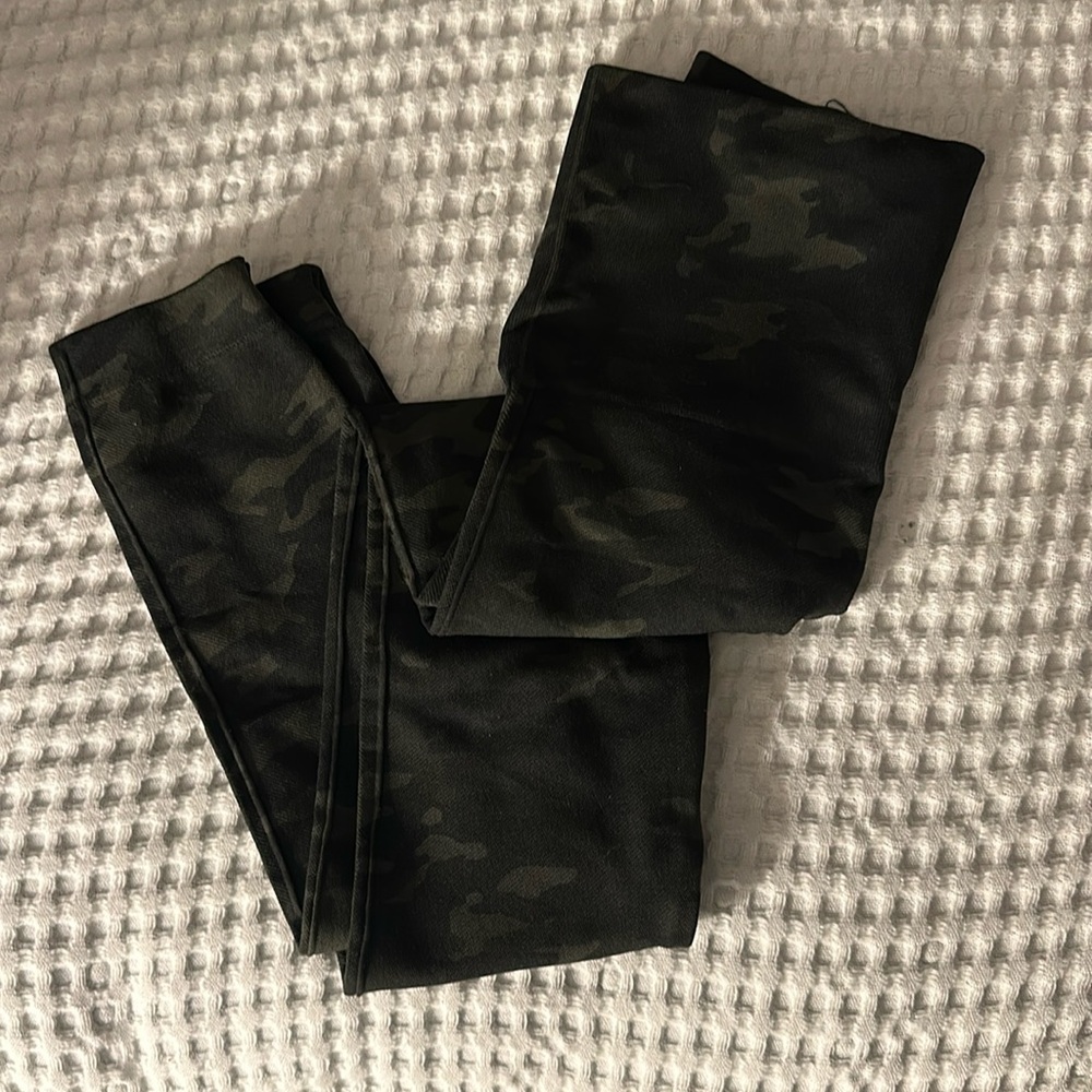 spanx green camo legging